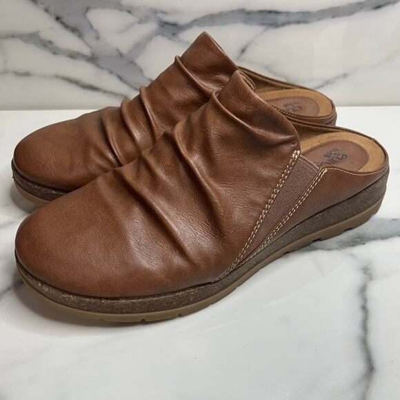 Eurosoft Women's Brown Faux Leather Comfort Slides Mules Sz 9 Outdoor Hiking - Picture 3 of 7